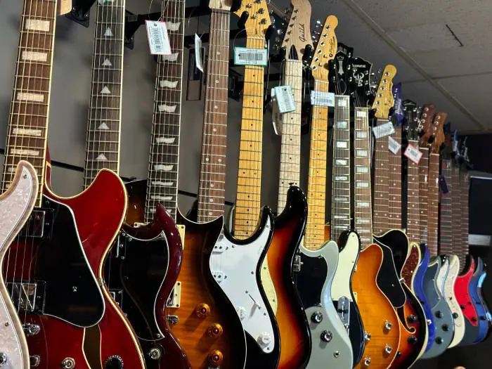 Guitare MESSIA SUR SORNE