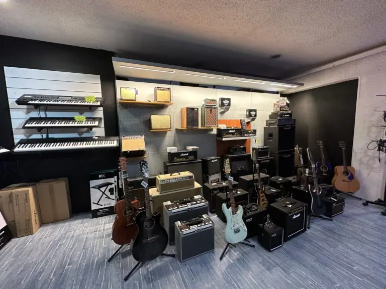 Guitare MESSIA SUR SORNE